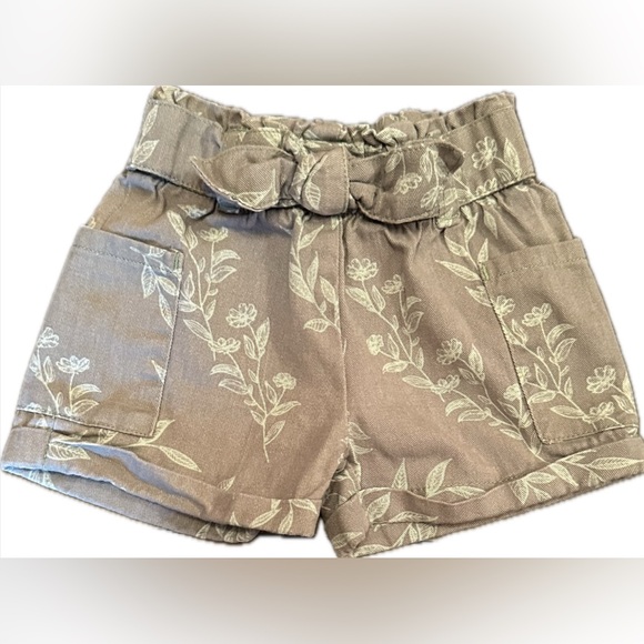 Eddie Bauer Baby Toddler Girl 18mos Safari Shorts and Button Down Top - Picture 3 of 4